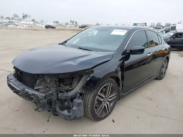 1HGCR2F57HA188086 2017 HONDA ACCORD - Image 2