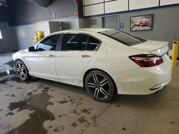 1HGCR2F57HA206554 2017 HONDA ACCORD - Image 2