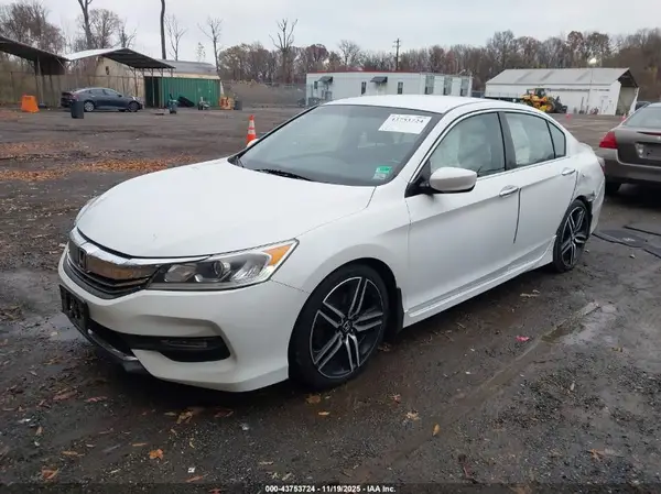 1HGCR2F57HA208921 2017 HONDA ACCORD - Image 2
