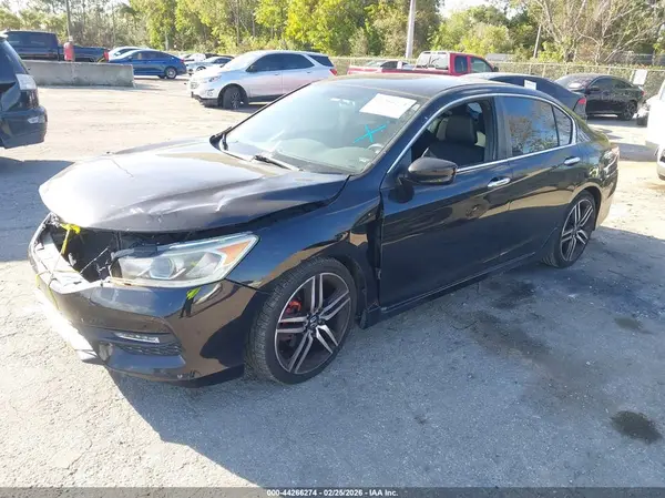 1HGCR2F57HA236184 2017 HONDA ACCORD - Image 2