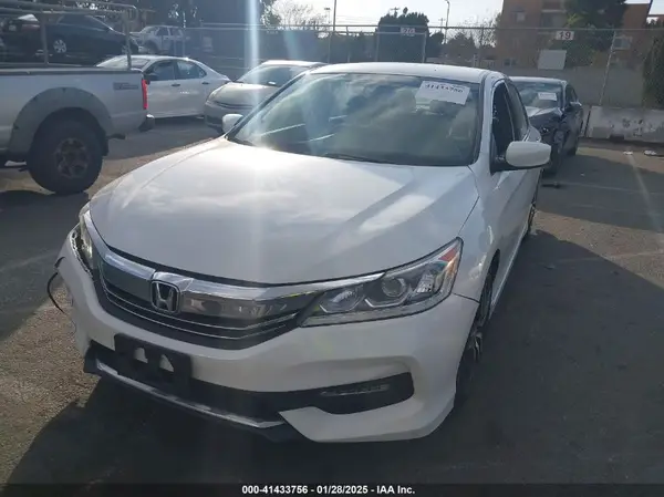 1HGCR2F57HA241790 2017 HONDA ACCORD - Image 2
