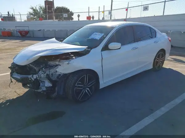 1HGCR2F57HA286874 2017 HONDA ACCORD - Image 2
