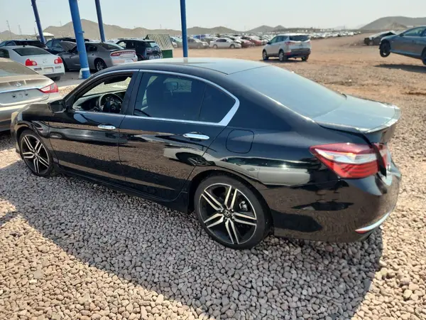 1HGCR2F57HA296885 2017 HONDA ACCORD - Image 2