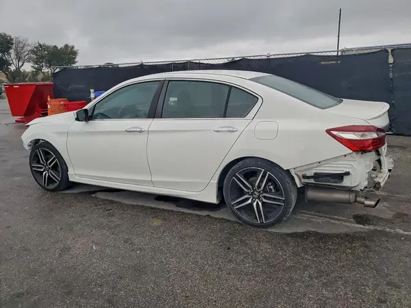 1HGCR2F57HA302751 2017 HONDA ACCORD - Image 2