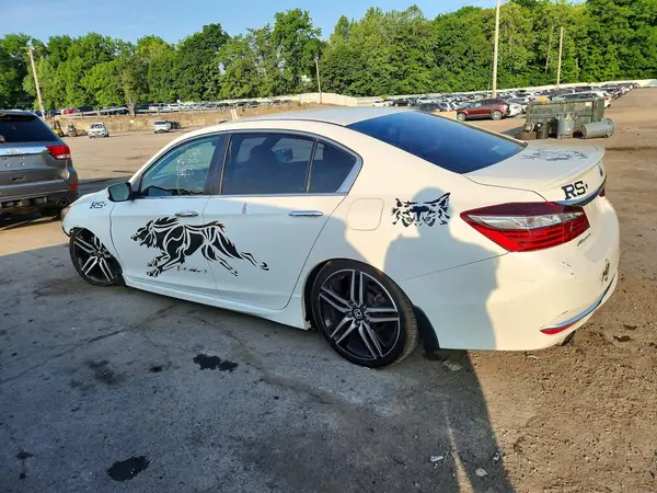 1HGCR2F57HA306055 2017 HONDA ACCORD - Image 2