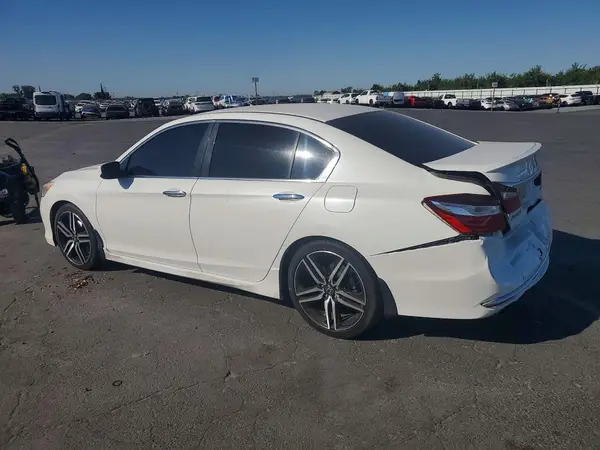 1HGCR2F57HA308484 2017 HONDA ACCORD - Image 2
