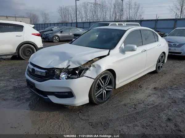 1HGCR2F57HA805261 2017 HONDA ACCORD - Image 2