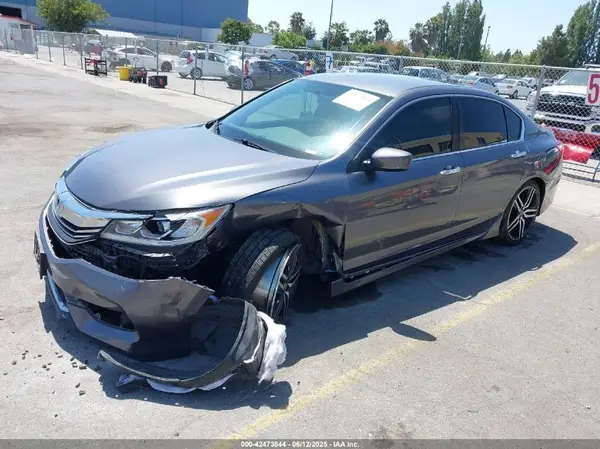 1HGCR2F58GA074001 2016 HONDA ACCORD - Image 2