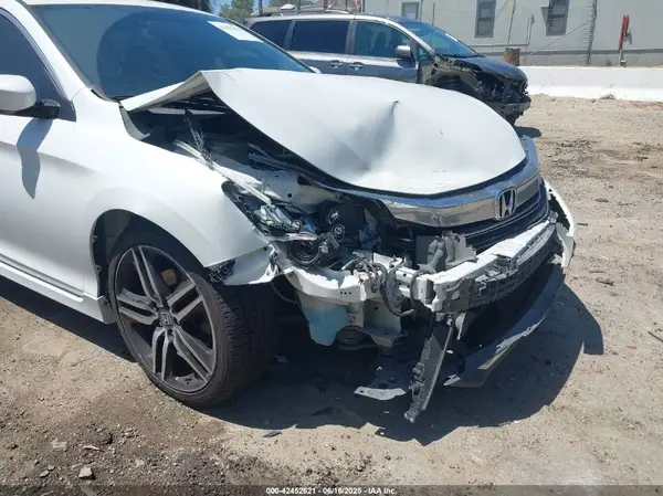 2016 HONDA ACCORD auction photo 6