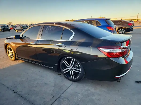 1HGCR2F58GA133208 2016 HONDA ACCORD - Image 2