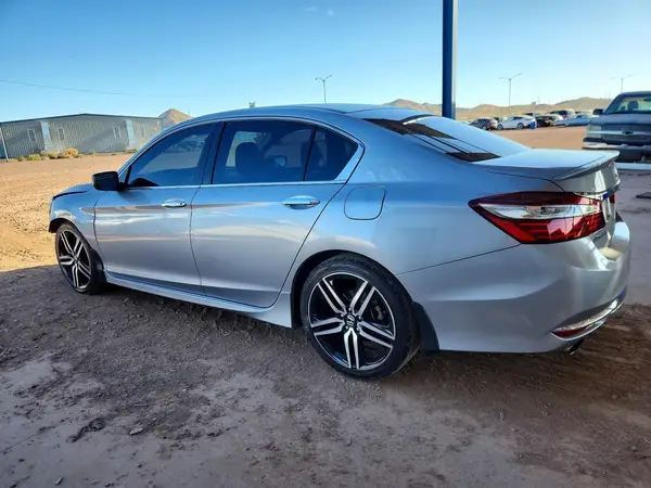 1HGCR2F58GA204066 2016 HONDA ACCORD - Image 2