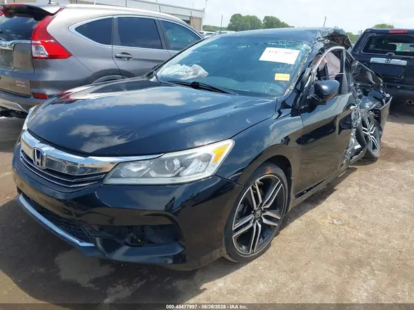 1HGCR2F58HA005598 2017 HONDA ACCORD - Image 2