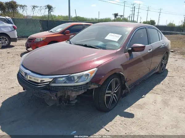 1HGCR2F58HA015385 2017 HONDA ACCORD - Image 2