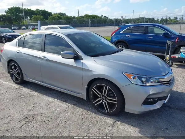 1HGCR2F58HA017380 2017 HONDA ACCORD - Image 1