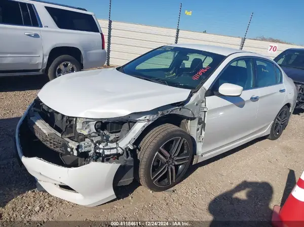 1HGCR2F58HA022692 2017 HONDA ACCORD - Image 2