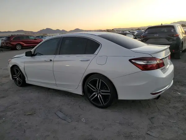 1HGCR2F58HA028105 2017 HONDA ACCORD - Image 2
