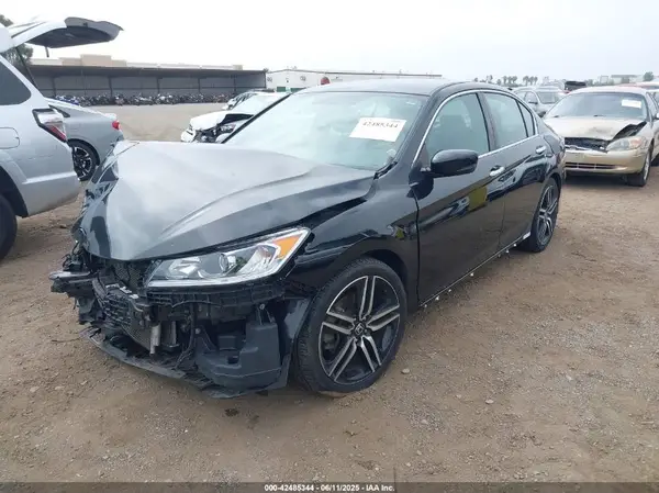 1HGCR2F58HA055448 2017 HONDA ACCORD - Image 2