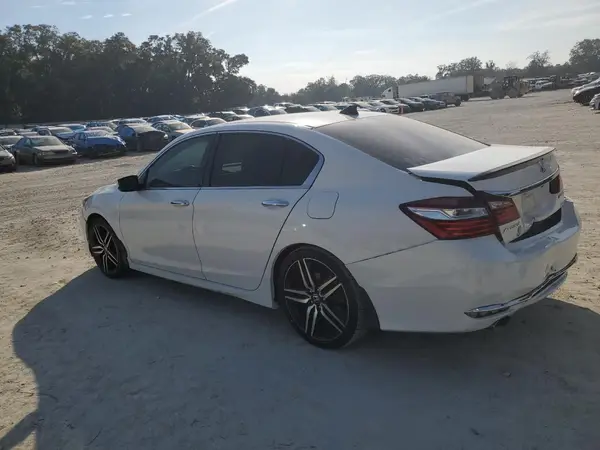 1HGCR2F58HA066854 2017 HONDA ACCORD - Image 2