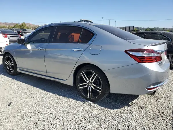 1HGCR2F58HA068345 2017 HONDA ACCORD - Image 2