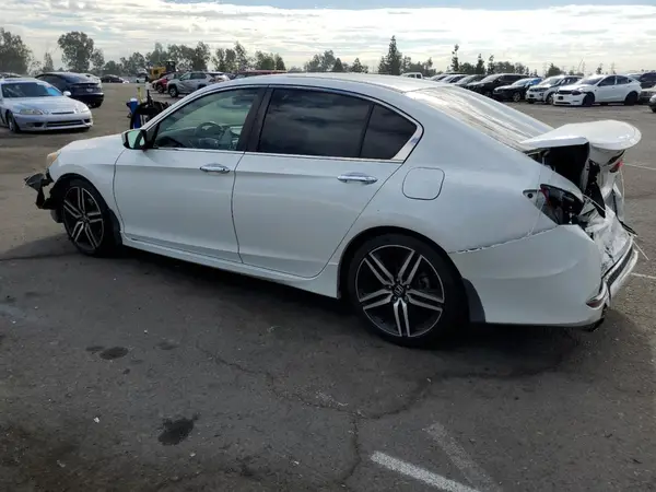 1HGCR2F58HA070094 2017 HONDA ACCORD - Image 2