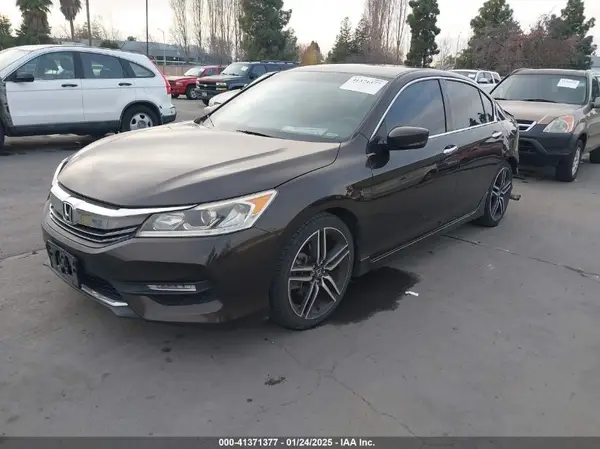 1HGCR2F58HA076557 2017 HONDA ACCORD - Image 2