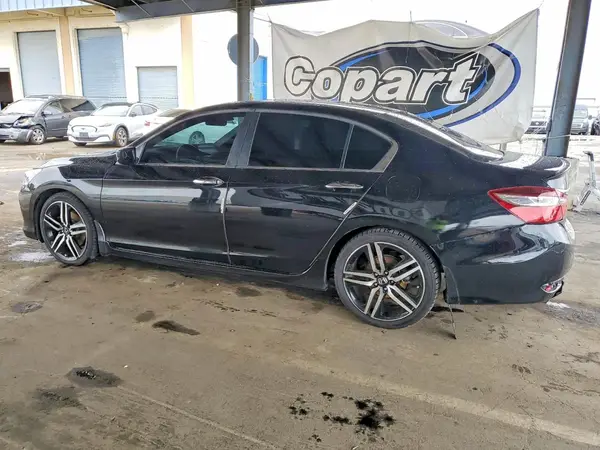 1HGCR2F58HA079443 2017 HONDA ACCORD - Image 2
