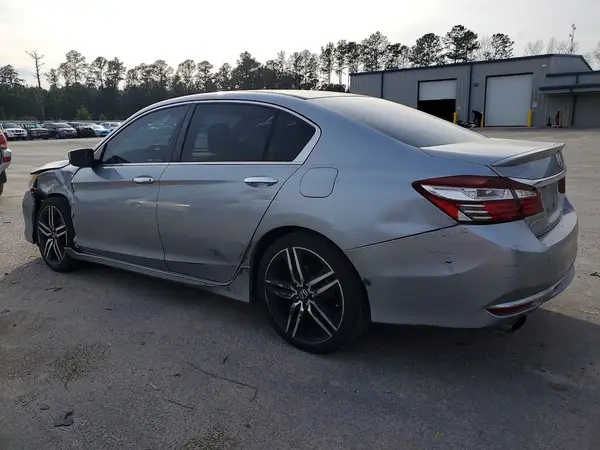 1HGCR2F58HA083069 2017 HONDA ACCORD - Image 2