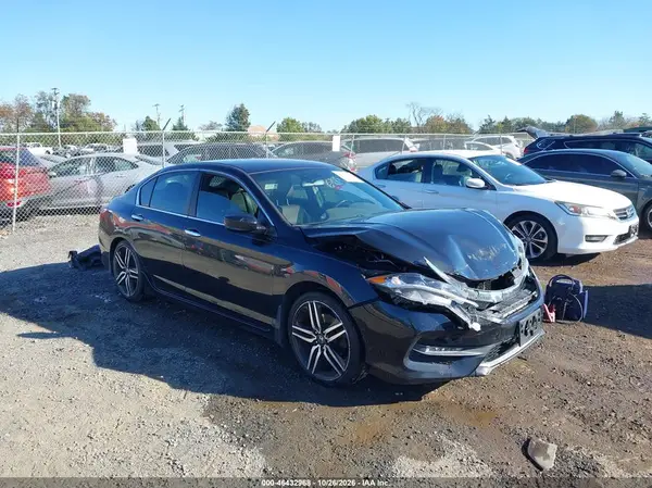1HGCR2F58HA083718 2017 HONDA ACCORD - Image 1