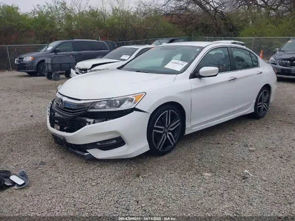 1HGCR2F58HA106043 2017 HONDA ACCORD - Image 2