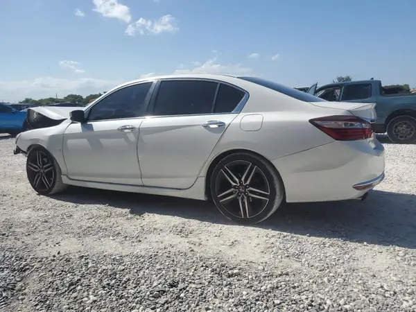 1HGCR2F58HA118564 2017 HONDA ACCORD - Image 2