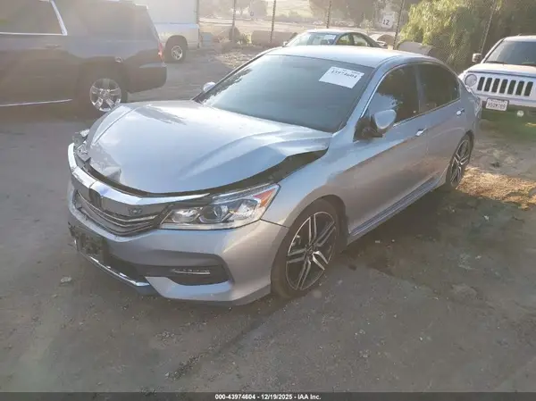1HGCR2F58HA122145 2017 HONDA ACCORD - Image 2