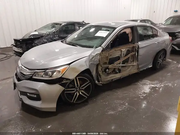 1HGCR2F58HA126857 2017 HONDA ACCORD - Image 2
