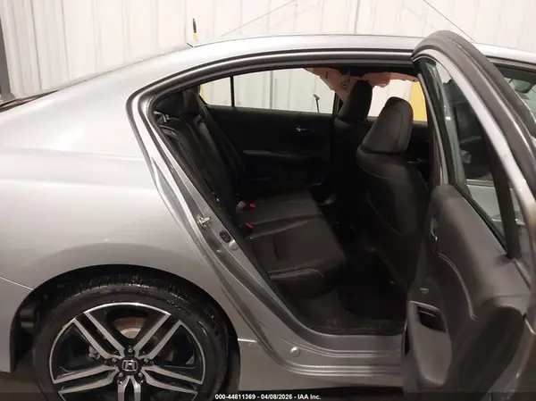 1HGCR2F58HA126857 2017 HONDA ACCORD - Image 8