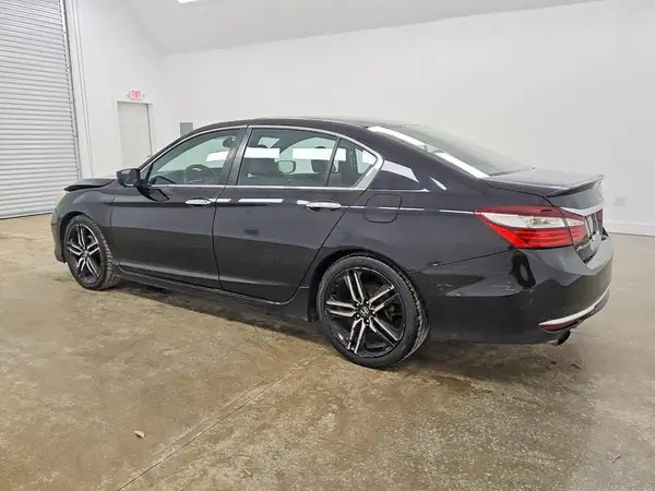 1HGCR2F58HA128303 2017 HONDA ACCORD - Image 2