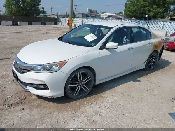 1HGCR2F58HA138507 2017 HONDA ACCORD - Image 2