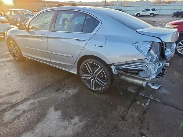 1HGCR2F58HA145747 2017 HONDA ACCORD - Image 2