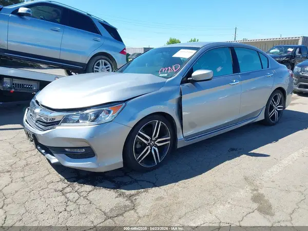 1HGCR2F58HA151161 2017 HONDA ACCORD - Image 2