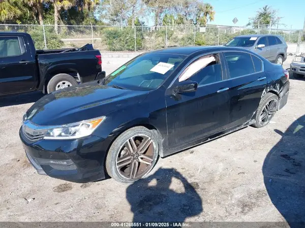 1HGCR2F58HA153539 2017 HONDA ACCORD - Image 2