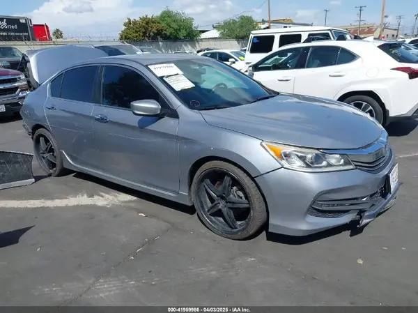 1HGCR2F58HA156473 2017 HONDA ACCORD - Image 1