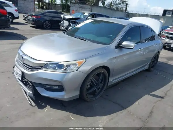 1HGCR2F58HA156473 2017 HONDA ACCORD - Image 2
