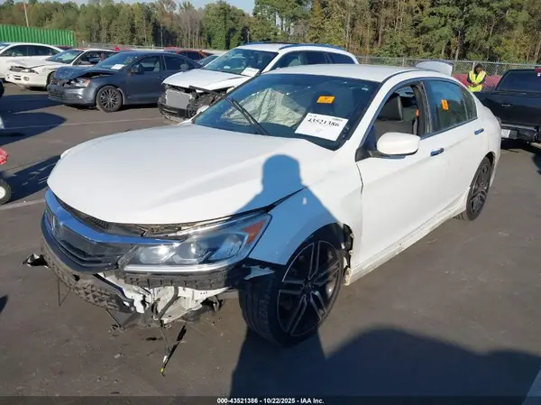 1HGCR2F58HA169966 2017 HONDA ACCORD - Image 2