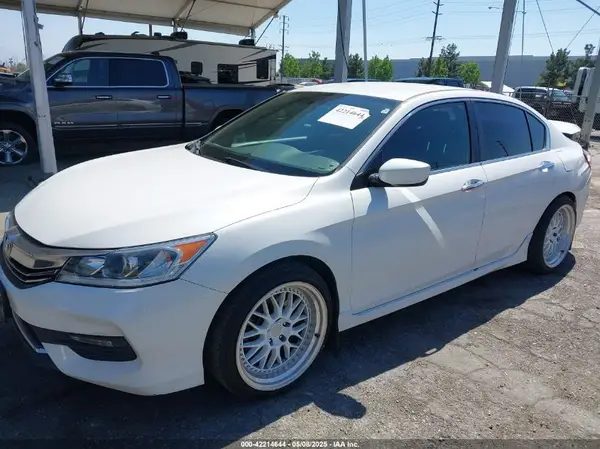 1HGCR2F58HA177646 2017 HONDA ACCORD - Image 2