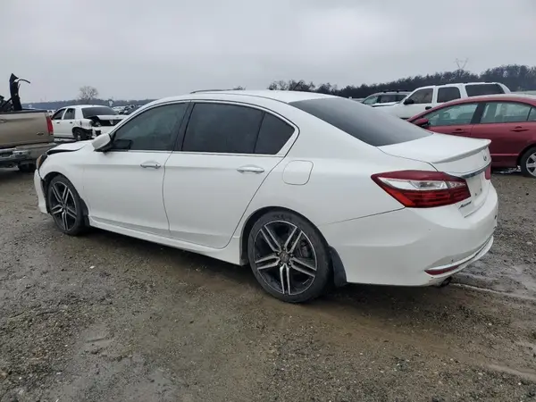 1HGCR2F58HA208944 2017 HONDA ACCORD - Image 2