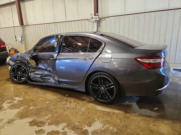 1HGCR2F58HA220852 2017 HONDA ACCORD - Image 2