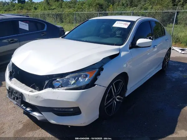 1HGCR2F58HA223587 2017 HONDA ACCORD - Image 2