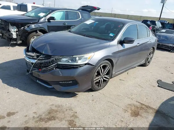 1HGCR2F58HA239188 2017 HONDA ACCORD - Image 2