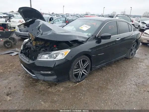 1HGCR2F58HA249817 2017 HONDA ACCORD - Image 2