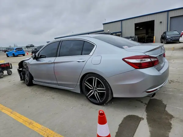 1HGCR2F58HA256962 2017 HONDA ACCORD - Image 2