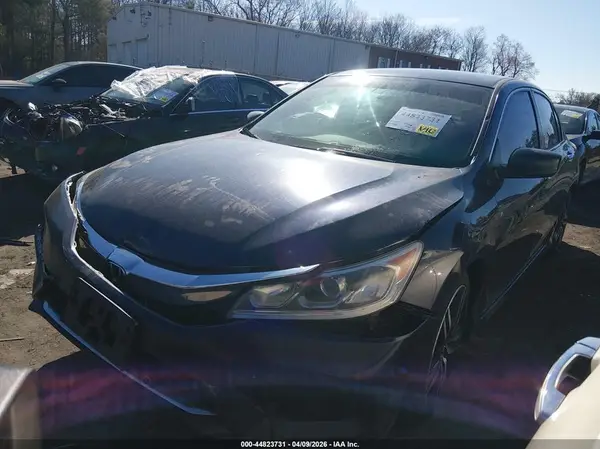 1HGCR2F58HA268240 2017 HONDA ACCORD - Image 2