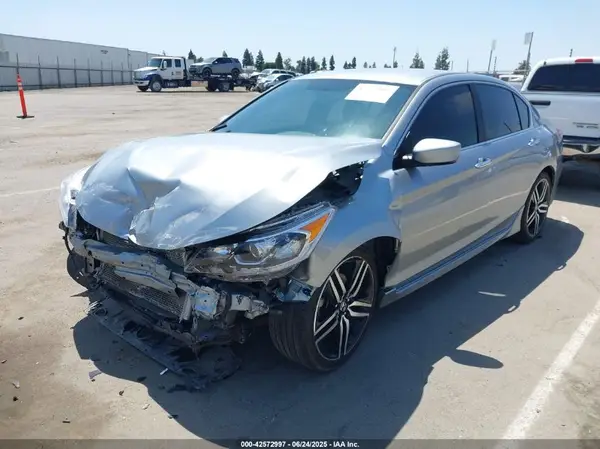1HGCR2F58HA272756 2017 HONDA ACCORD - Image 2